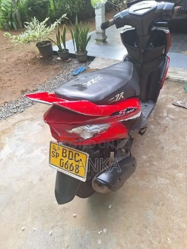 Yamaha Ray 2015