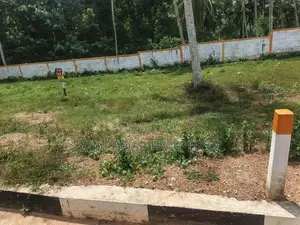 Land in Yakkala Lavish Park