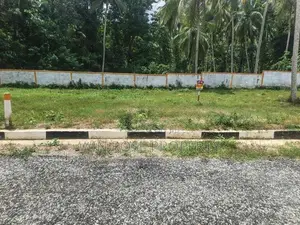 Land in Yakkala Lavish Park