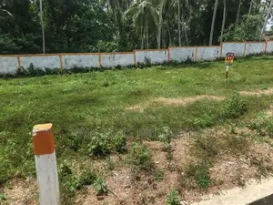 Land in Yakkala Lavish Park