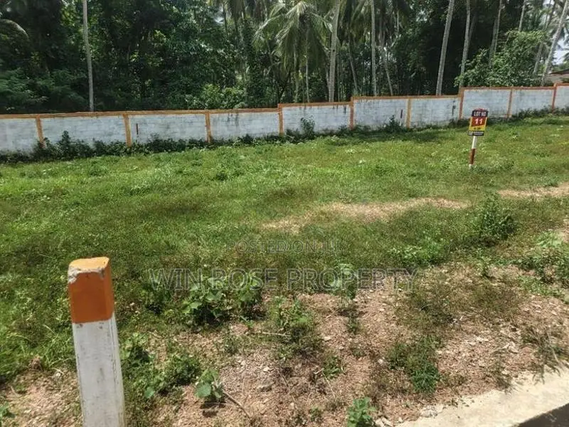 Land in Yakkala Lavish Park