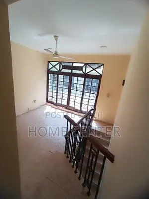 8BR 3 Storied House For Rent In Colombo 04 Close To Galle Road