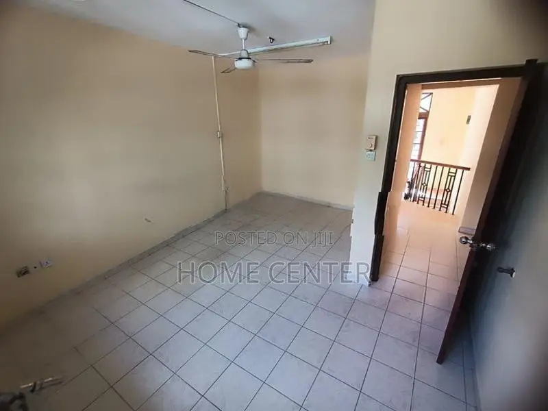 8BR 3 Storied House For Rent In Colombo 04 Close To Galle Road