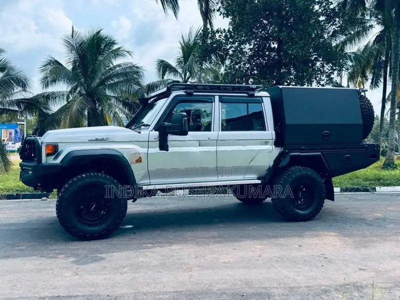 Toyota Land Cruiser 79 1VD V8 GXL Camper 2025