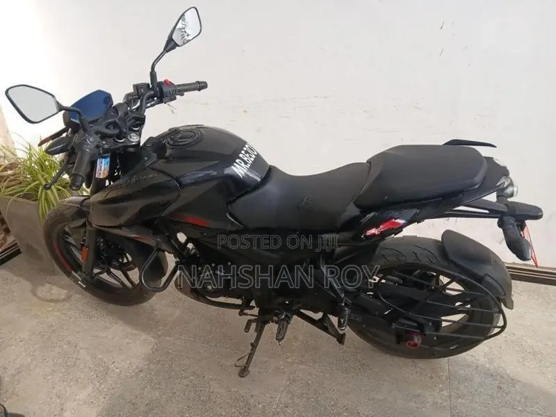 Bajaj Pulsar N160 2025