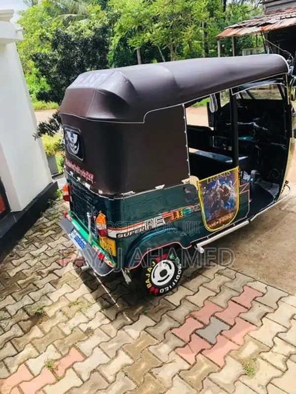 Bajaj RE 2001
