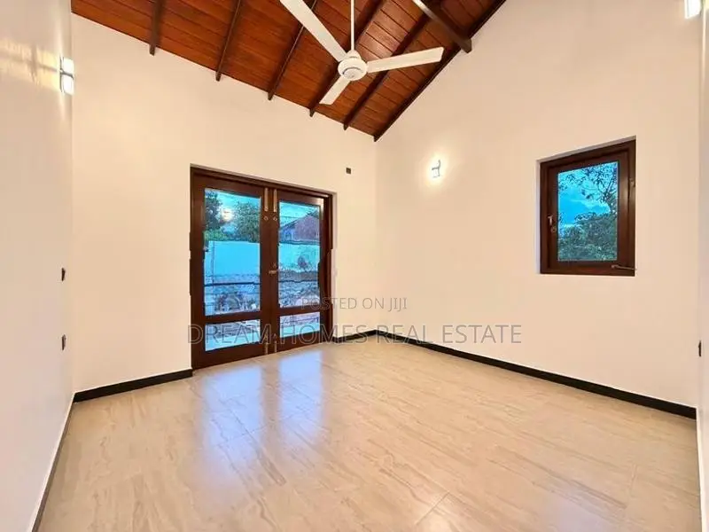 Designed 3 Bedroom Luxury Home – Battaramulla