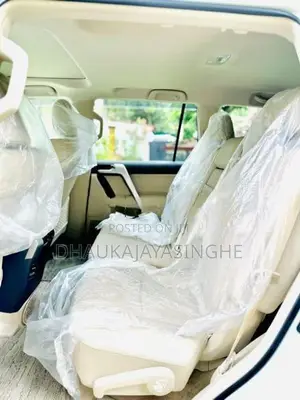 Toyota Land Cruiser Prado TX 2023