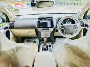 Toyota Land Cruiser Prado TX 2023