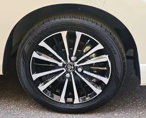 Toyota Roomy 2025