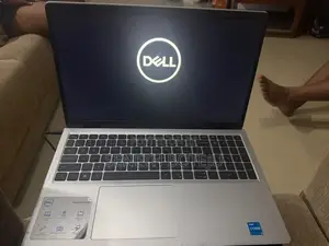 Laptop Dell Inspiron 15 3511 4GB Intel Core i3 HDD+SSD 750GB
