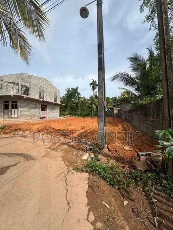 Valuable Land Plot for Sale in Kaduruduwa, Panadura!