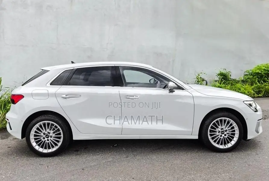 Audi A3 Advanced Leather PKG 2024
