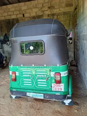 Bajaj RE 2000