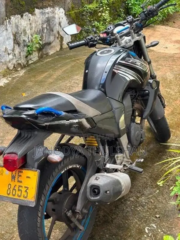 Yamaha FZS V1 2011