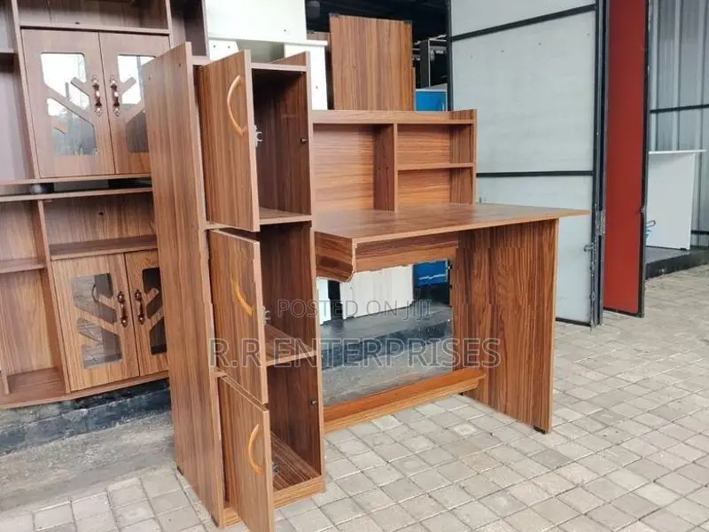 Melamine Office Table