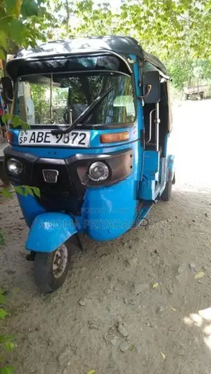 Bajaj RE 2015