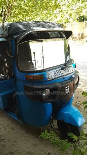 Bajaj RE 2015