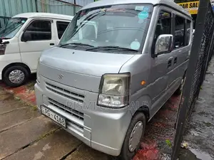 Suzuki Every 2012