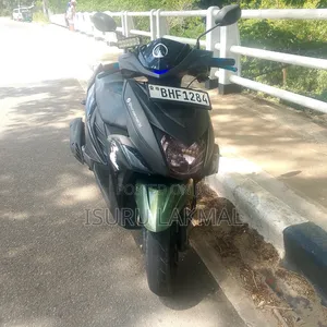 Yamaha 2018 Black