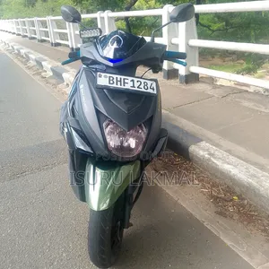Yamaha 2018 Black