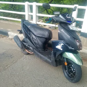 Yamaha 2018 Black
