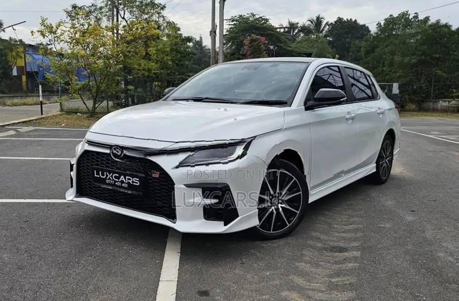 Toyota Yaris Ativ GR 1.5 HEV 2025