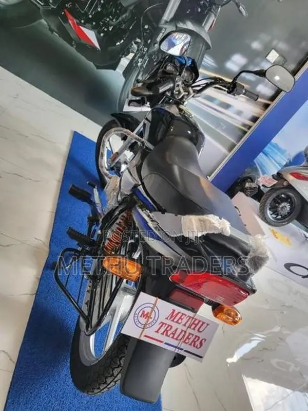 Bajaj CT100 2026