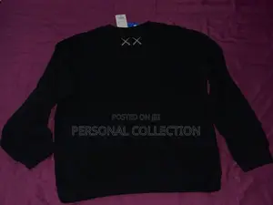 Unisex KAWS x Uniqlo Oversized Sweatshirt