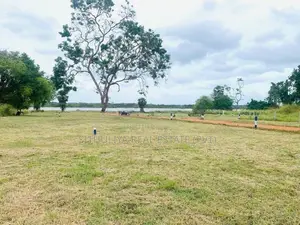 සින්නක්කර ඉඩමක් උලුක්කුලම හංදියෙන්ම