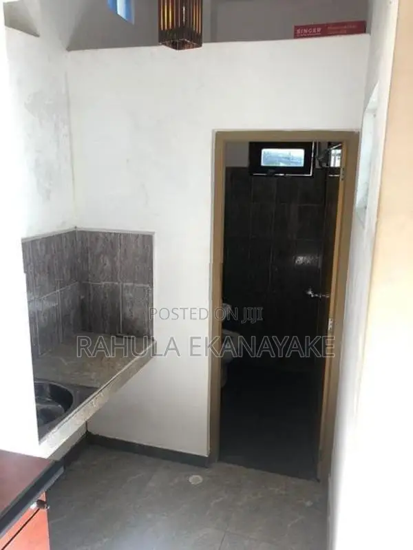 Room for Rent in Aruppola Kandy