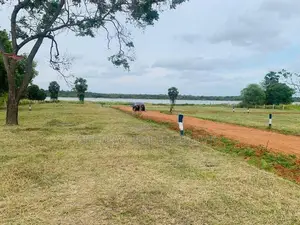 සින්නක්කර ඔප්පු සහිත බිම් කොටස් උලුක්කුලම හංදියෙන්