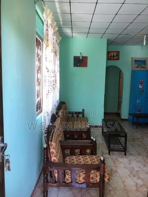 පුටු සෙටියක් (5 Pieces)