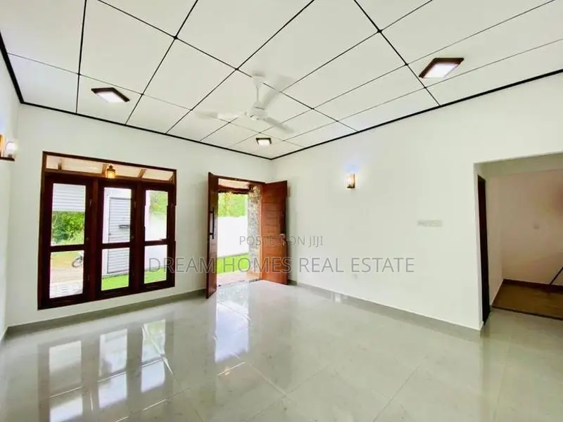 New Modern 3-Bedroom House – Athurugiriya
