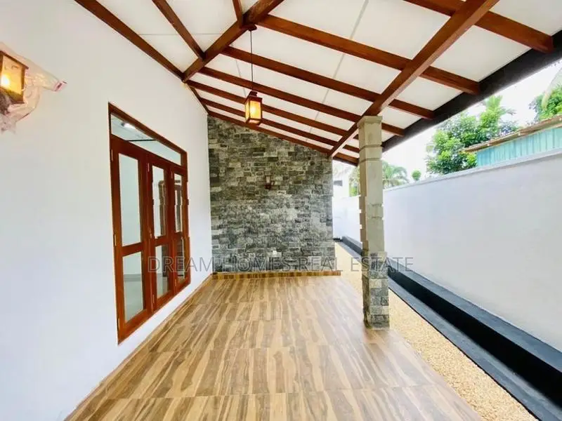 New Modern 3-Bedroom House – Athurugiriya