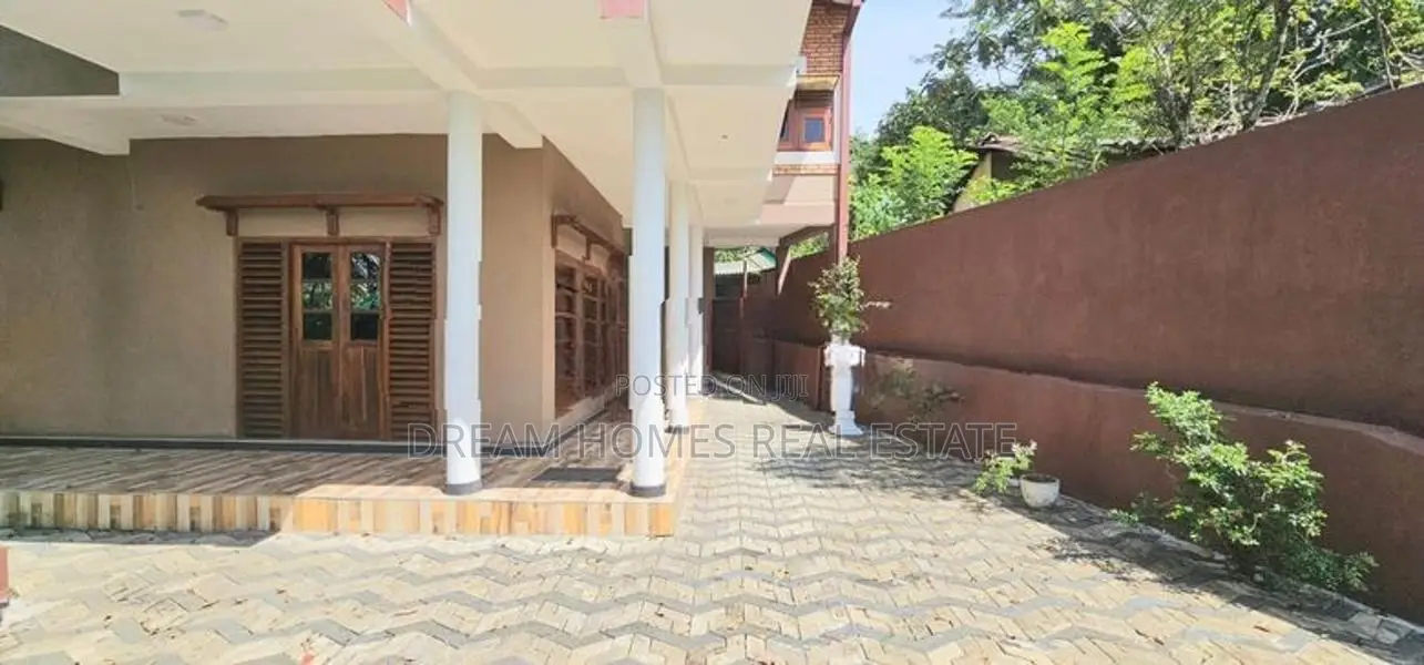 Spacious 2-Storey House for Sale – Ratnapura City