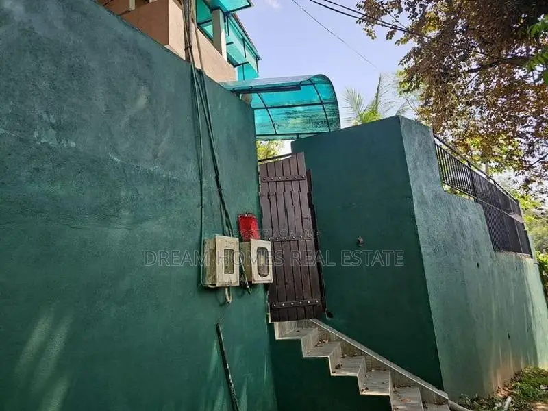 Spacious 2-Storey House for Sale – Ratnapura City