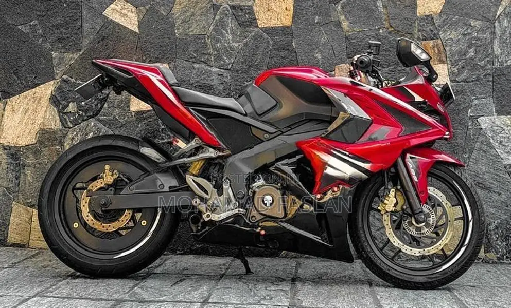 Bajaj Pulsar RS200 2015