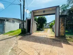 ( YS-1113) Valuable Three Storey House Sale in Nugegoda
