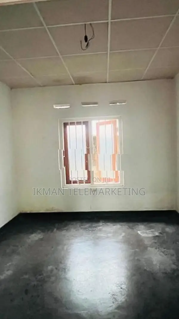 Land with House for Sale in Piliyandala