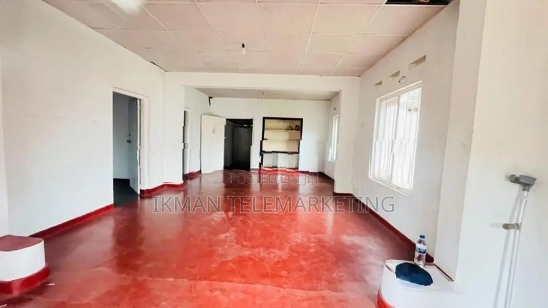 Land with House for Sale in Piliyandala