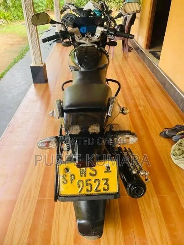 Bajaj Pulsar 180 2011