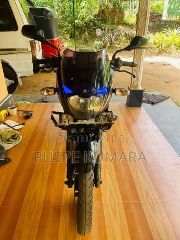 Bajaj Pulsar 180 2011