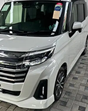 Toyota Roomy Custom GT 2025