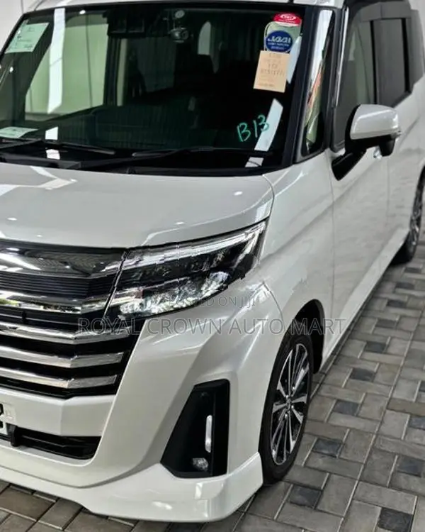 Toyota Roomy Custom GT 2025