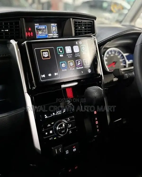 Toyota Roomy Custom GT 2025