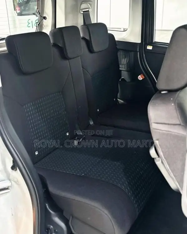 Toyota Roomy Custom GT 2025