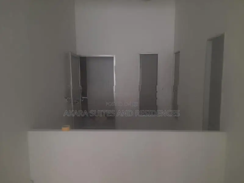 9,000 Sq.ft - Commercial Building for Sale CP34079 Colombo 08