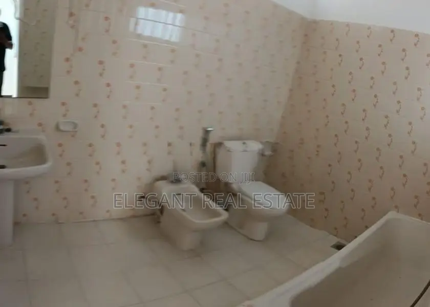 Commercial space for Rent in Colombo 07 (A2864)