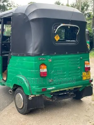 Bajaj RE Qx-175 2010